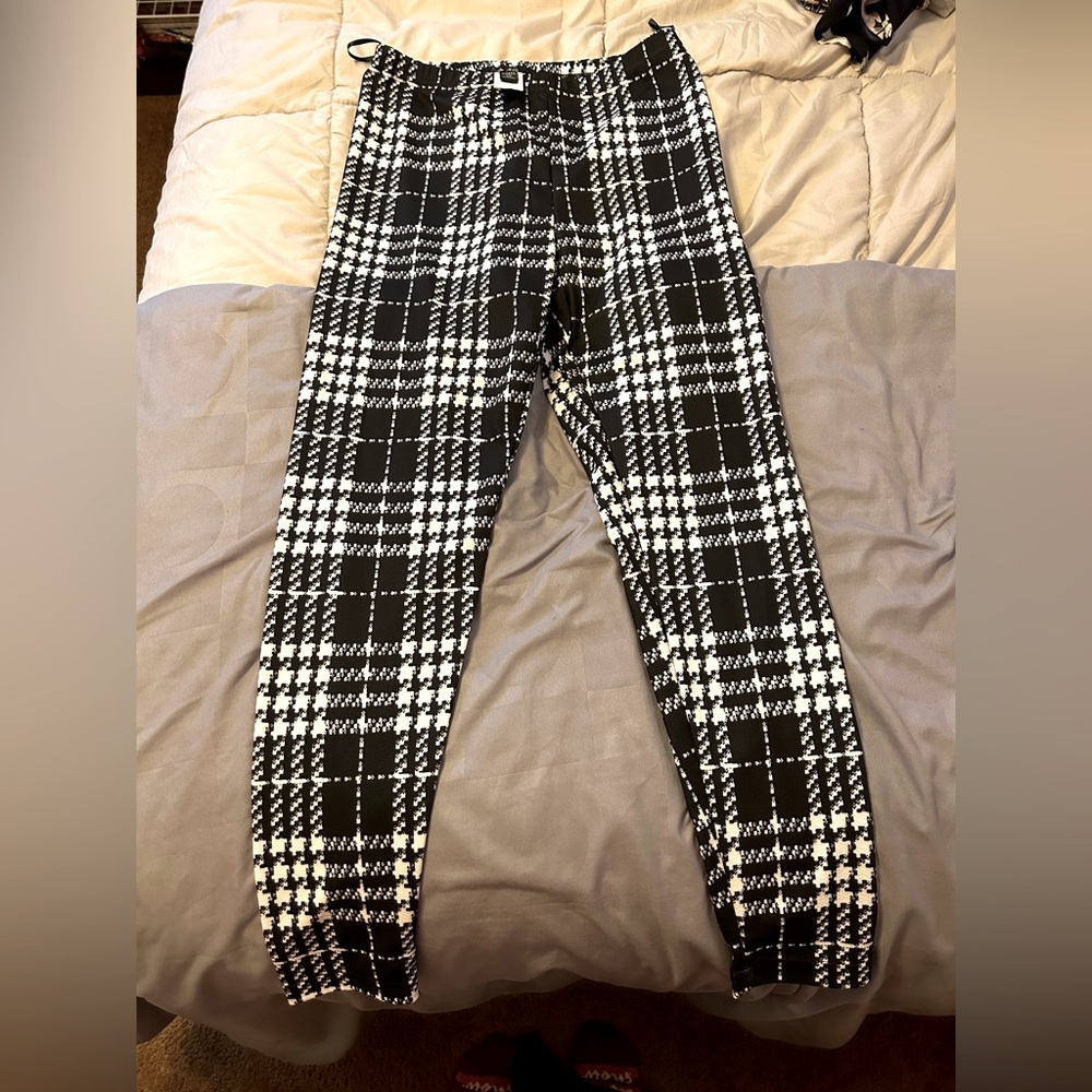 Shein black and white leggings